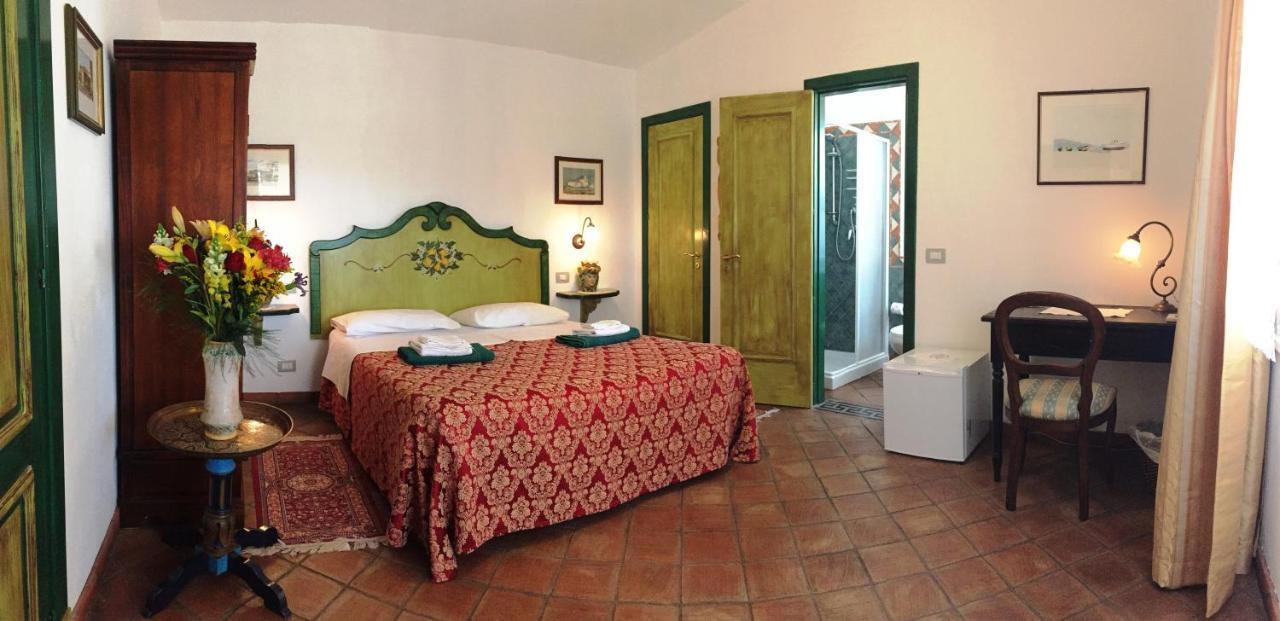 B&B Terre Di Sicilia Giardini-Naxos Habitación foto